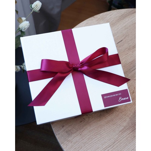 Смачний подарунок PEONY BOX Чайно-медовий №3 з особливим написом на вибір Смачний подарунок PEONY BOX Чайно-медовий №3 з особливим написом на вибір